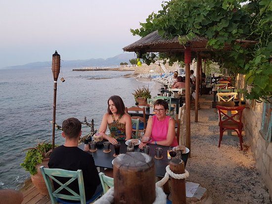 Med Cafe & Restaurant