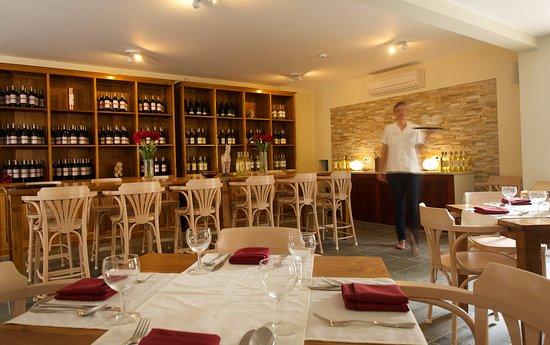 Pictures Restaurant