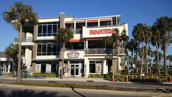 Hooters