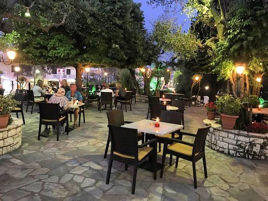 Alex Garden Bar