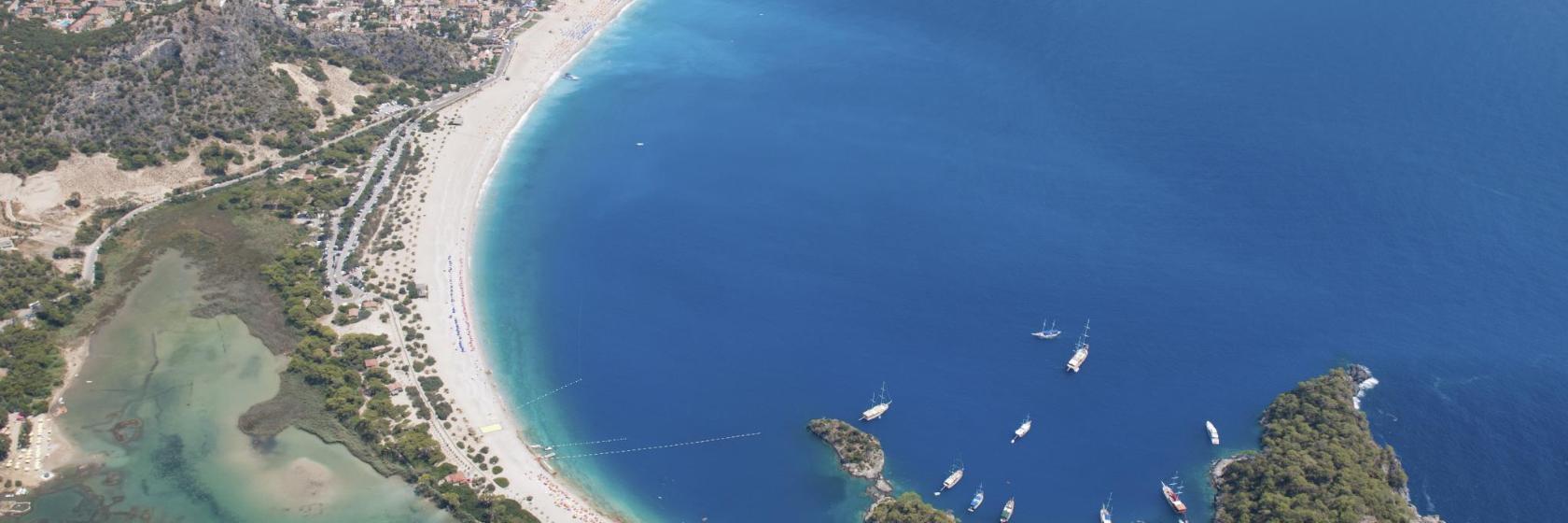 Natuurreservaat en strand Oludeniz